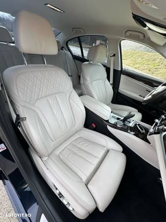 BMW Seria 5 520i Aut. Luxury Line - 7