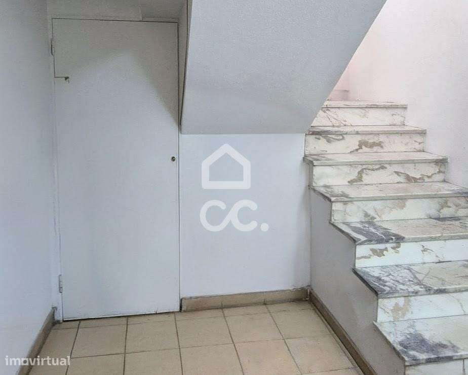 Loja com R/C e cave em Torres Novas | 120 m²-6
