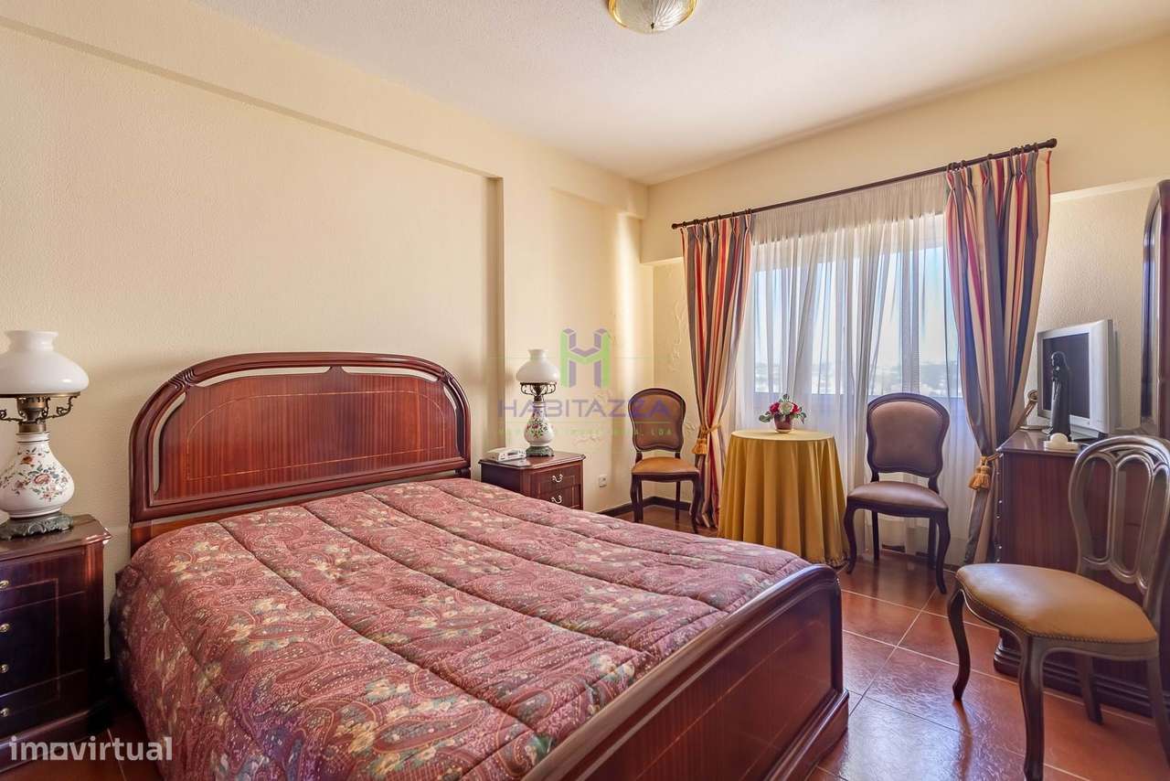 Apartamento T2, Último Andar, Vista Mar e Serra, em zona central de La-16