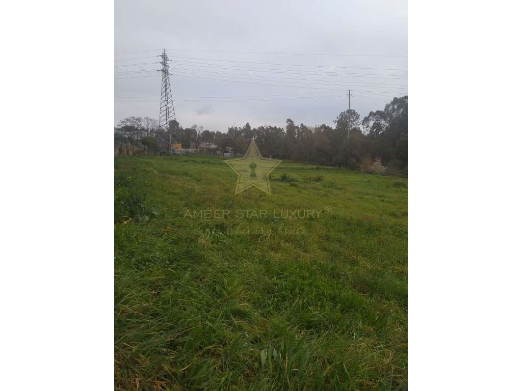 Terreno com uma área total de 5900m2 numa zona residencial em Pousa... - Grande imagem: 4/5