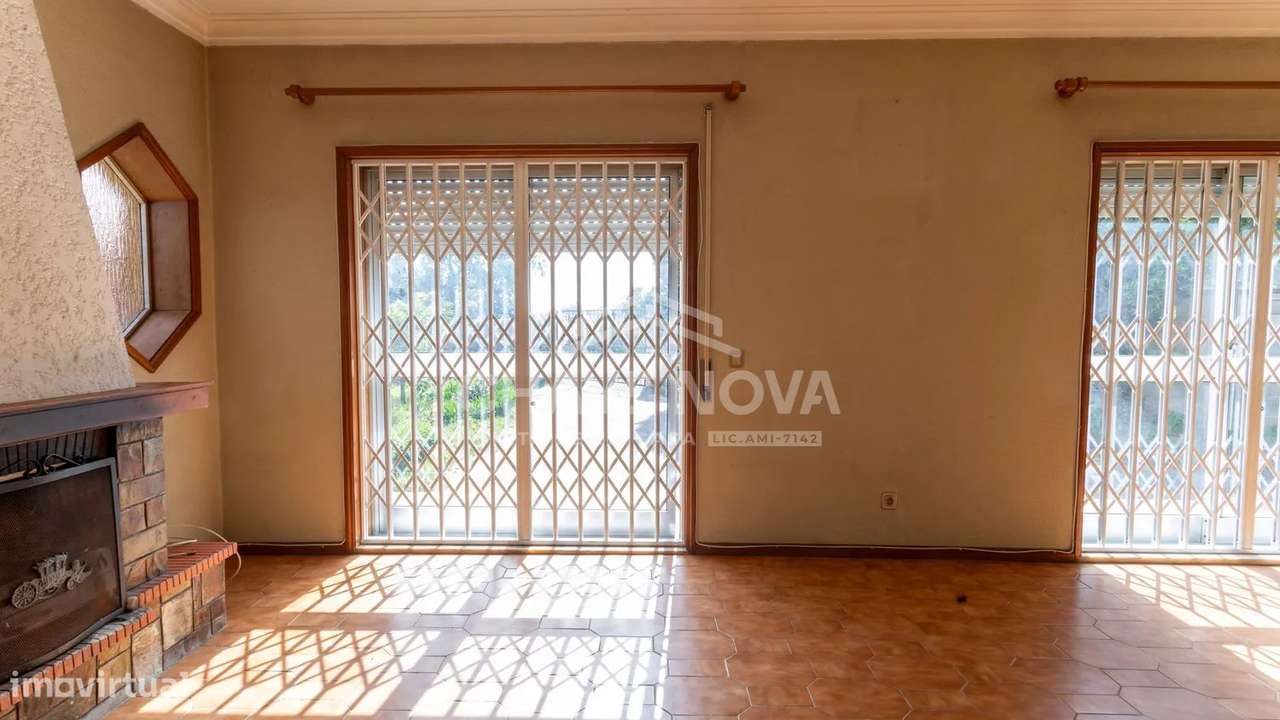 PS - Moradia T3, inserida num terreno com 1500m²-17
