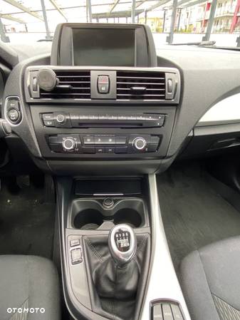 BMW Seria 1 116d Sport Line - 23