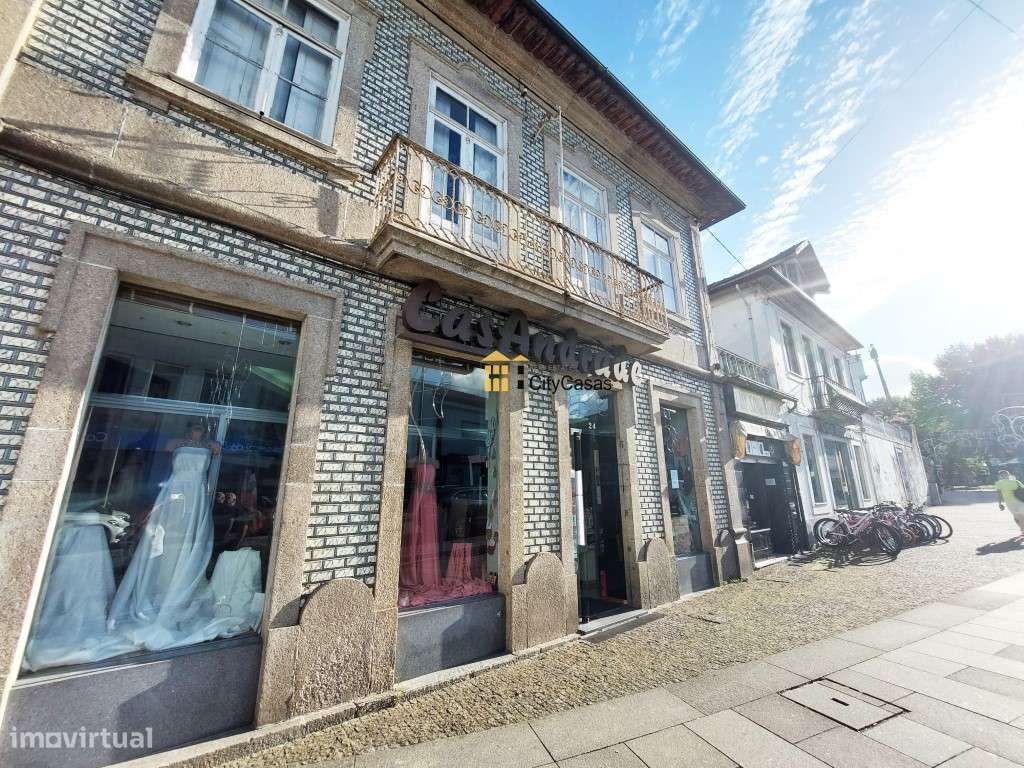 Conjunto de Prédios com PIP | Centro de Paredes - Grande imagem: 5/28