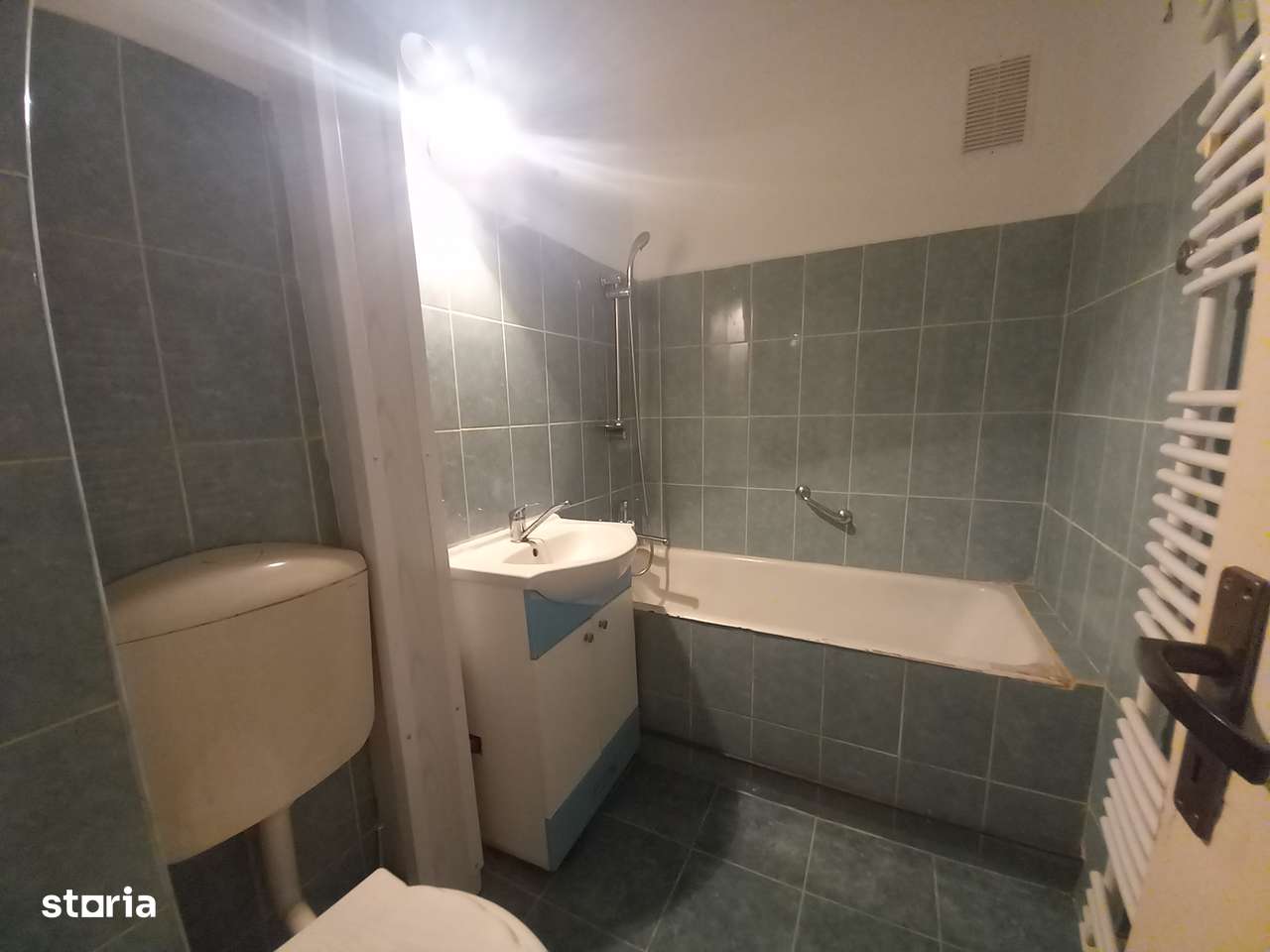 G. Cosbuc - zona Scolii N. Iorga, apartament 2 camere!!-5