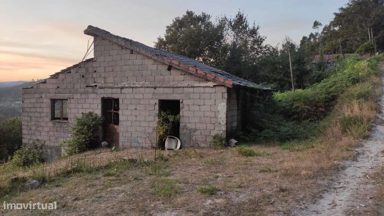 Moradia para restauro em Rossas - Vieira do Minho - Grande imagem: 3/23