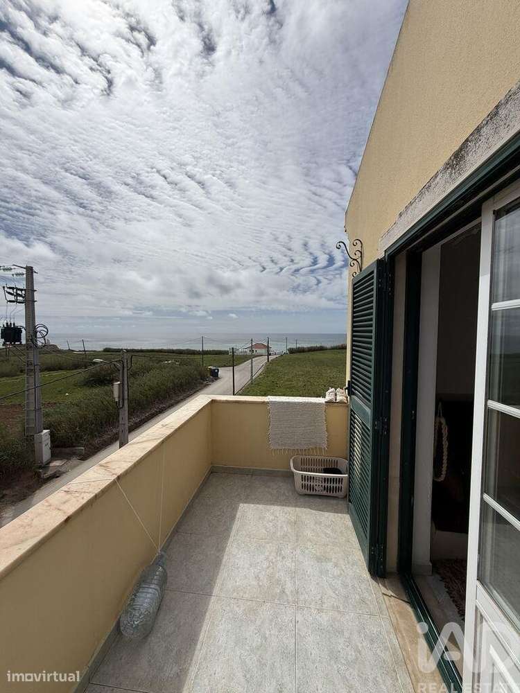 Apartamento T3 Em Sao Pedro Da Cadeira De 118 M2