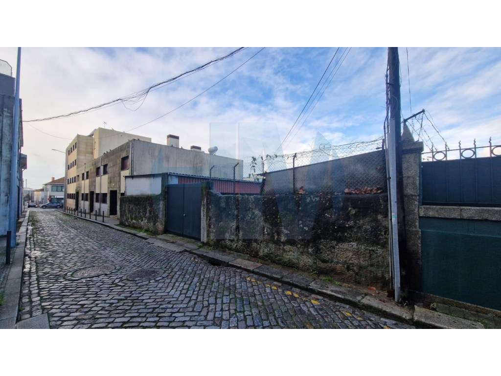 Terreno urbano para construção com 326 m² - Paranhos - Grande imagem: 3/4