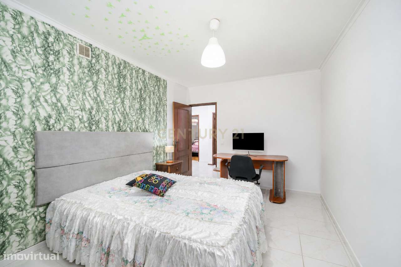 Excelente Apartamento T1 no Centro de Oliveira do Douro – Com Terraço-6