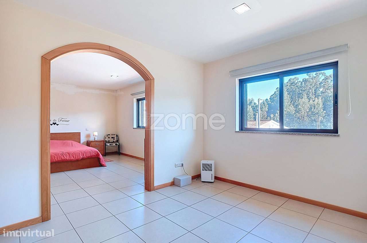 Excelente Moradia T5 + 1 em Vagos-6