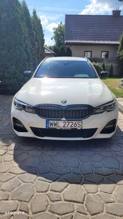 BMW Seria 3 330i Touring M Sport - 2