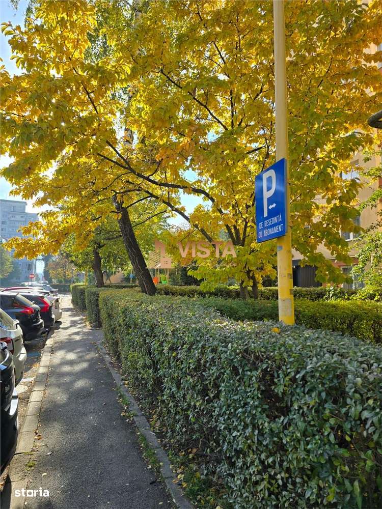 Apartament 3 camere, zona Astra-12