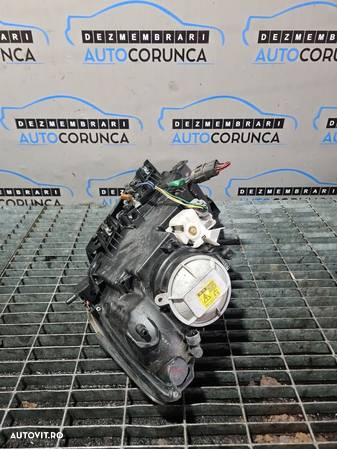 Far Dreapta Mazda CX - 7 2006 - 2012 SUV 4 Usi (709) Xenon - 6