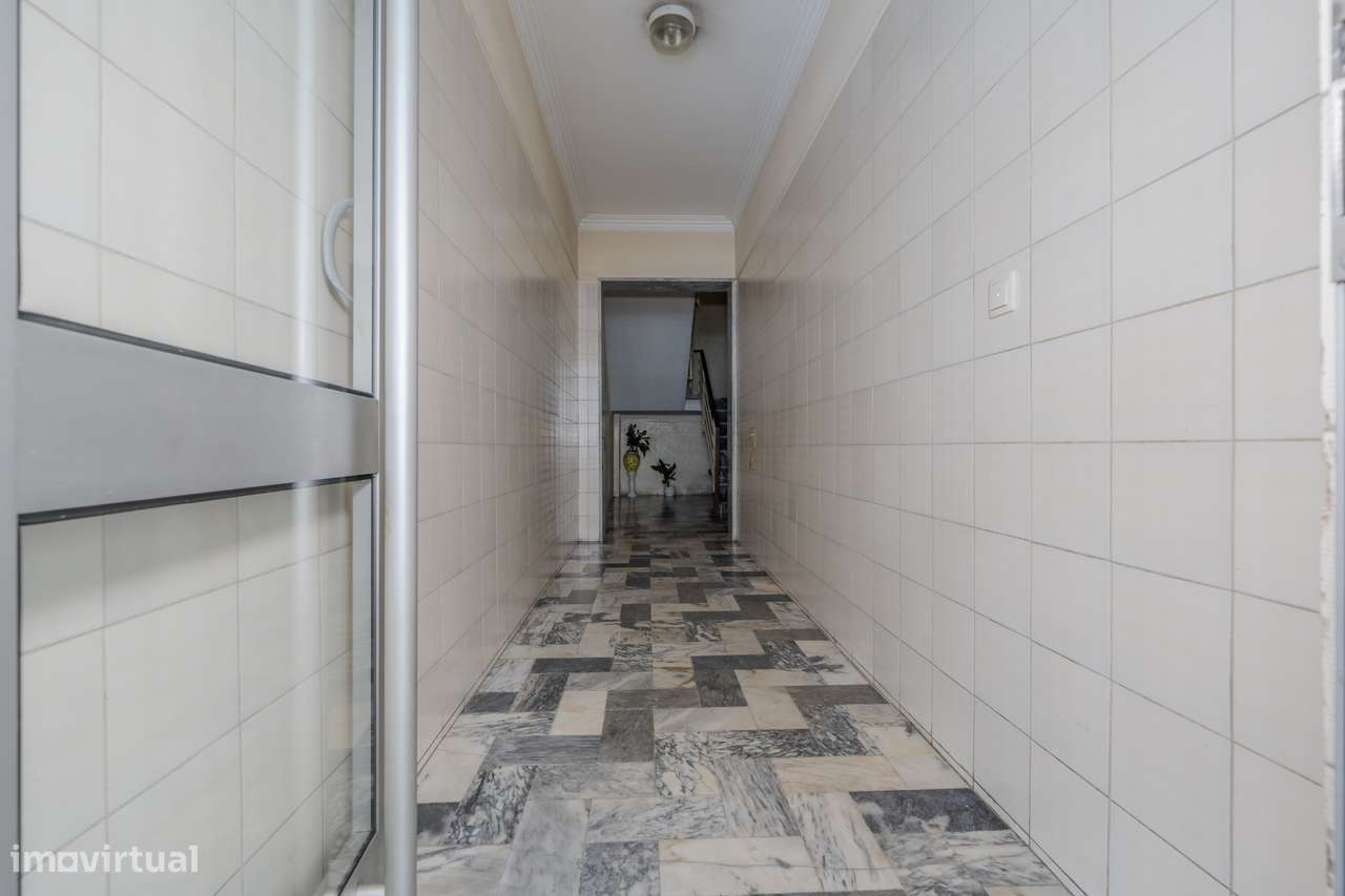 Apartamento T3 Remodelado no Centro de Braga-27