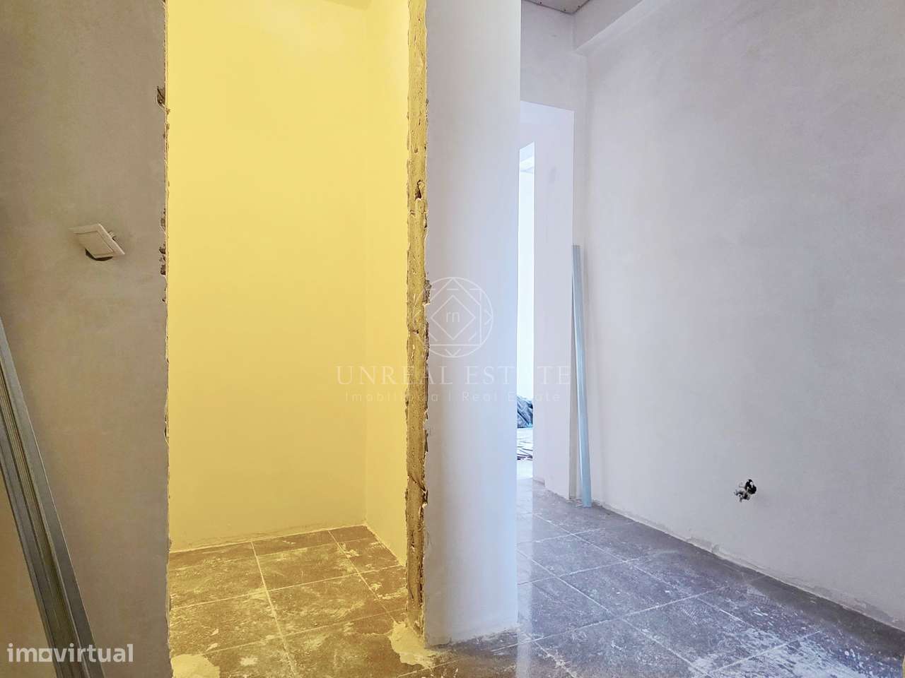 Apartamento T3 em Remodelação com Terraço de 80 m² e Parqueamento | Se-45