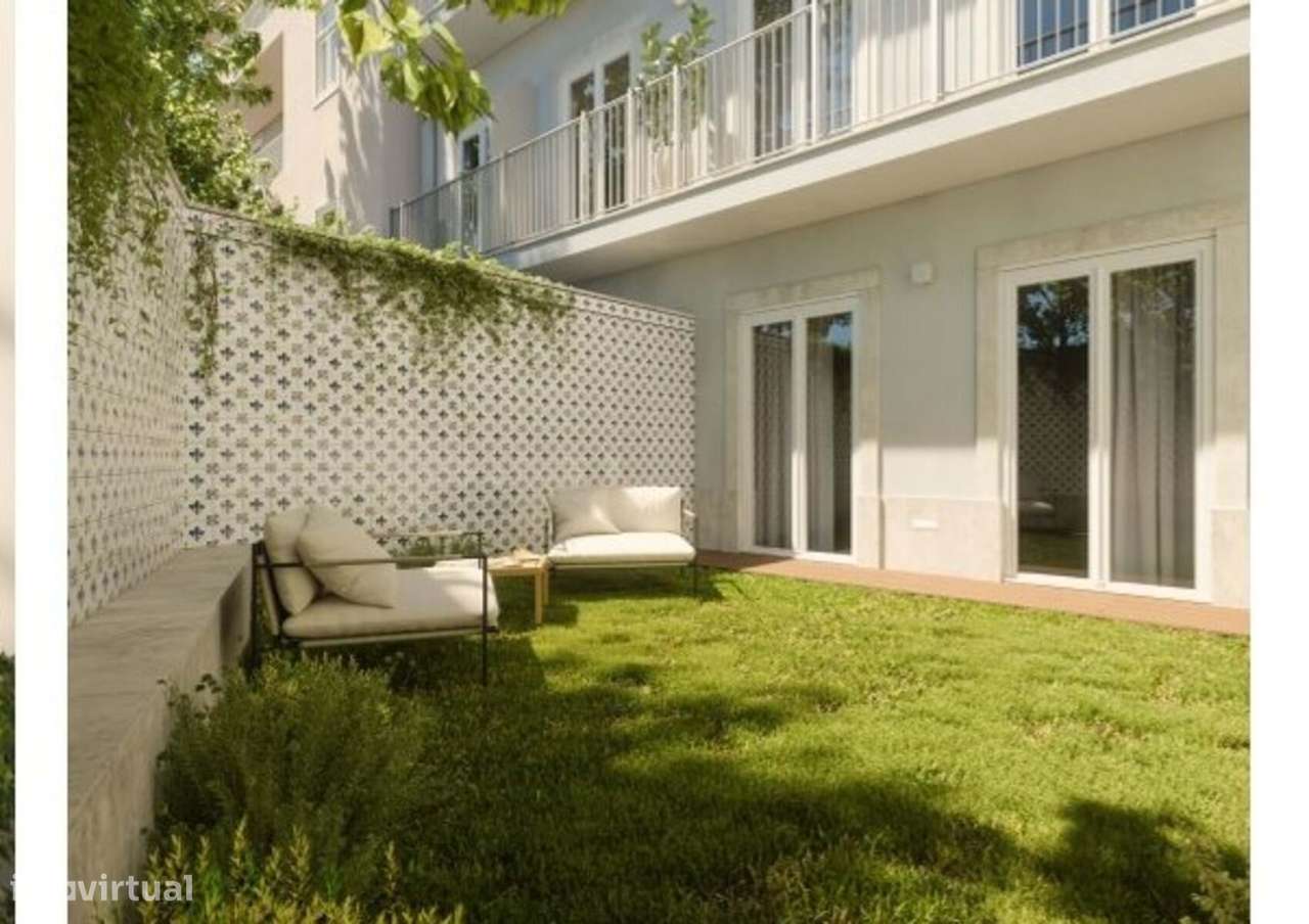 Apartamento T1 C Terraco No Edificio Sousa Martins I Lisboa