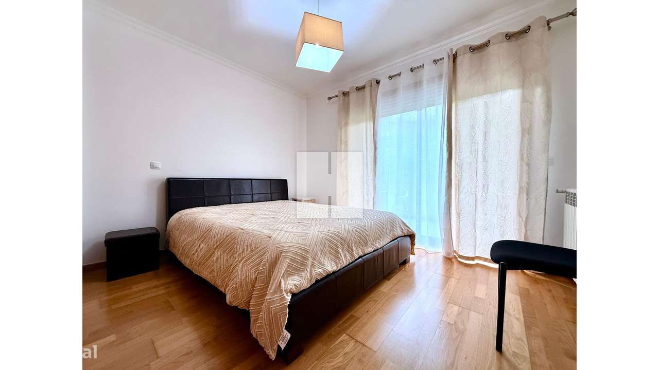 Apartamento T3 c/ Terraço e Garagem-36