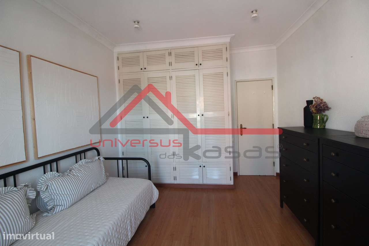 Moradia em Banda V4 com Jardim e Estacionamento na Quinta do Anjo-26