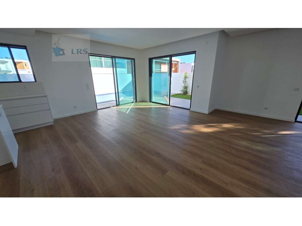 Murches, lindos acabamentos, moradia isolada com 3 suites e 1 quatr...-7