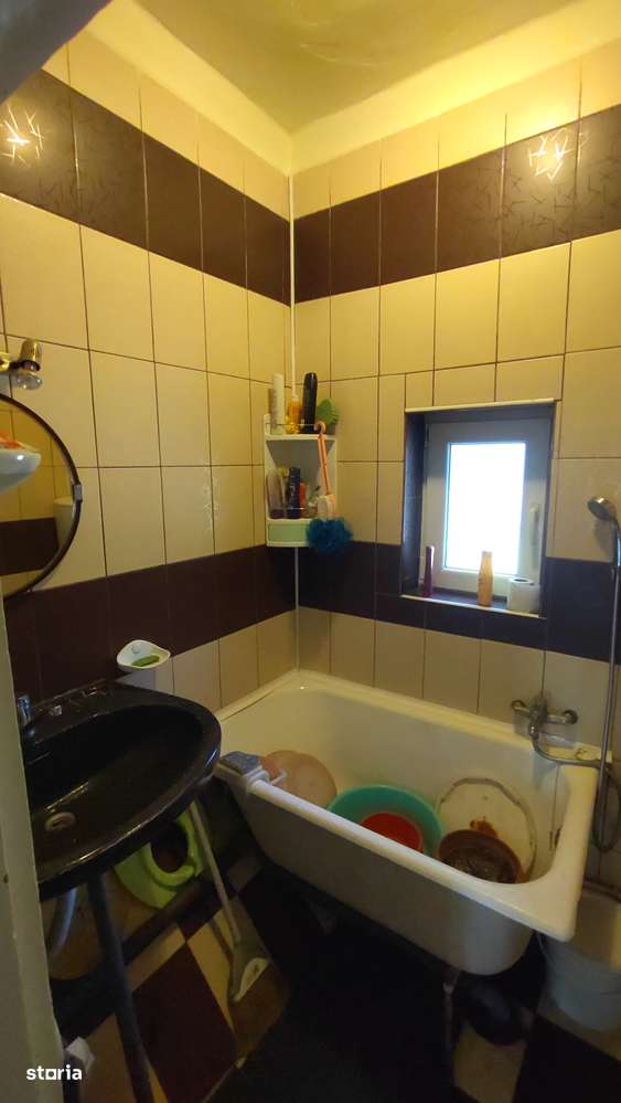 Vand casa cu 3 camere in cartierul Dambul Rotund-8