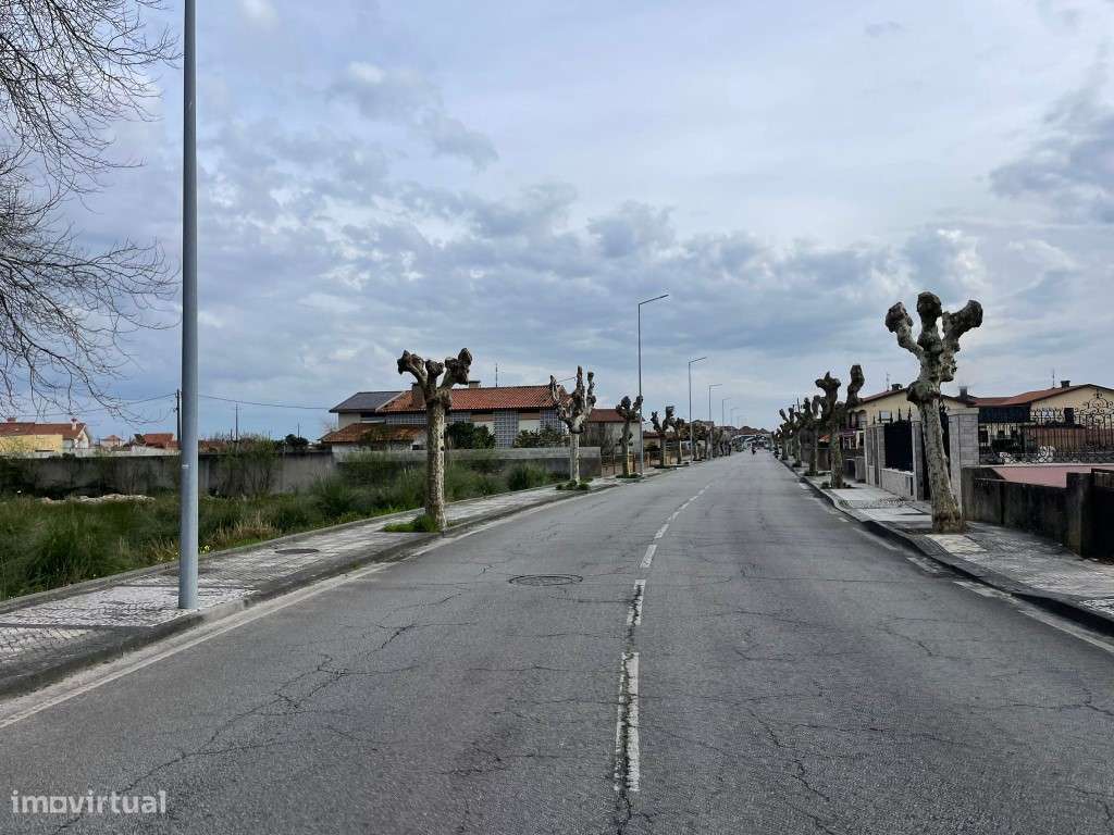 TERRENO P/ CONSTRUÇÃO - Grande imagem: 4/5