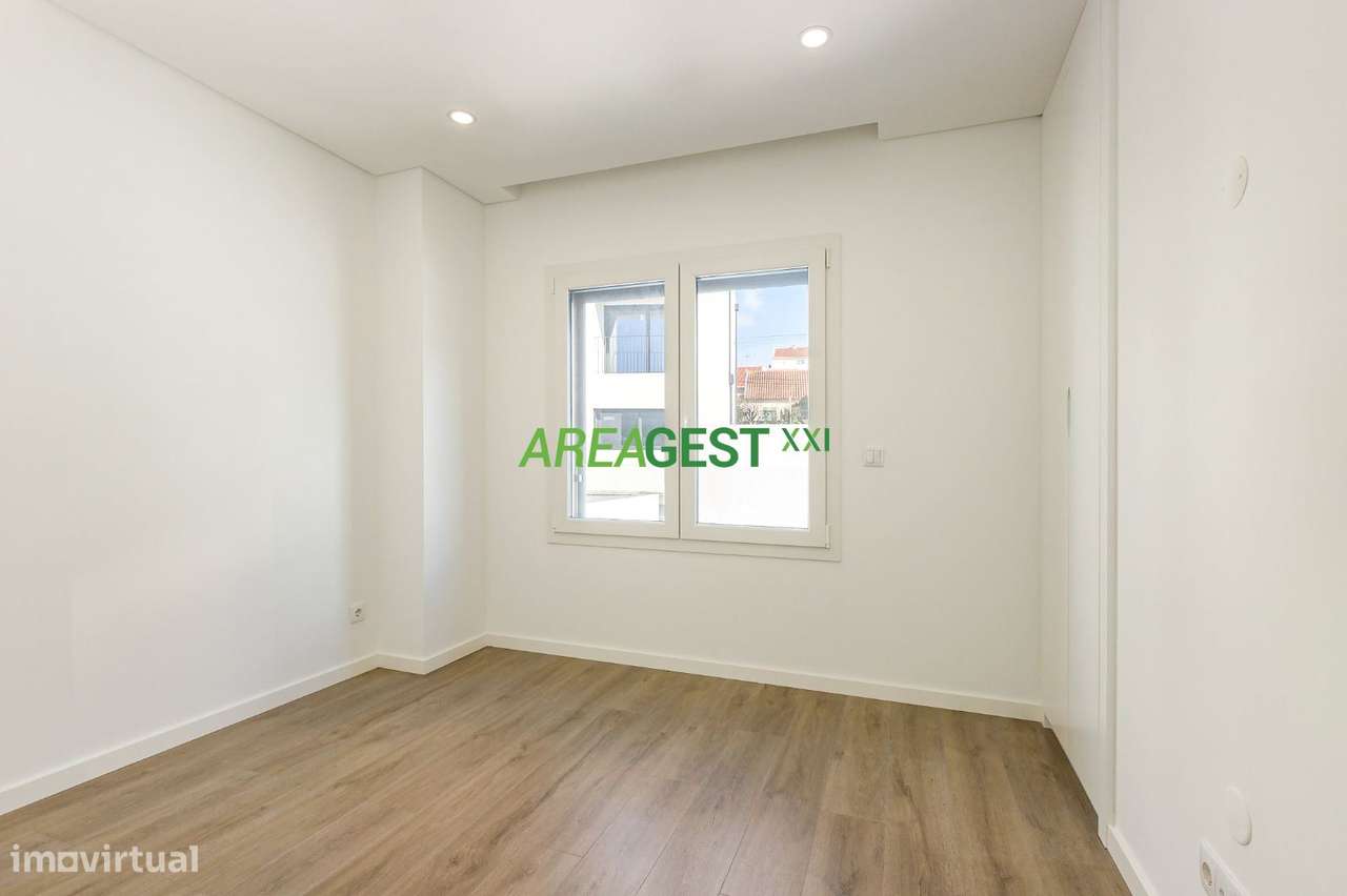 Moradia V4+1 no Casal Novo, Caneças-11