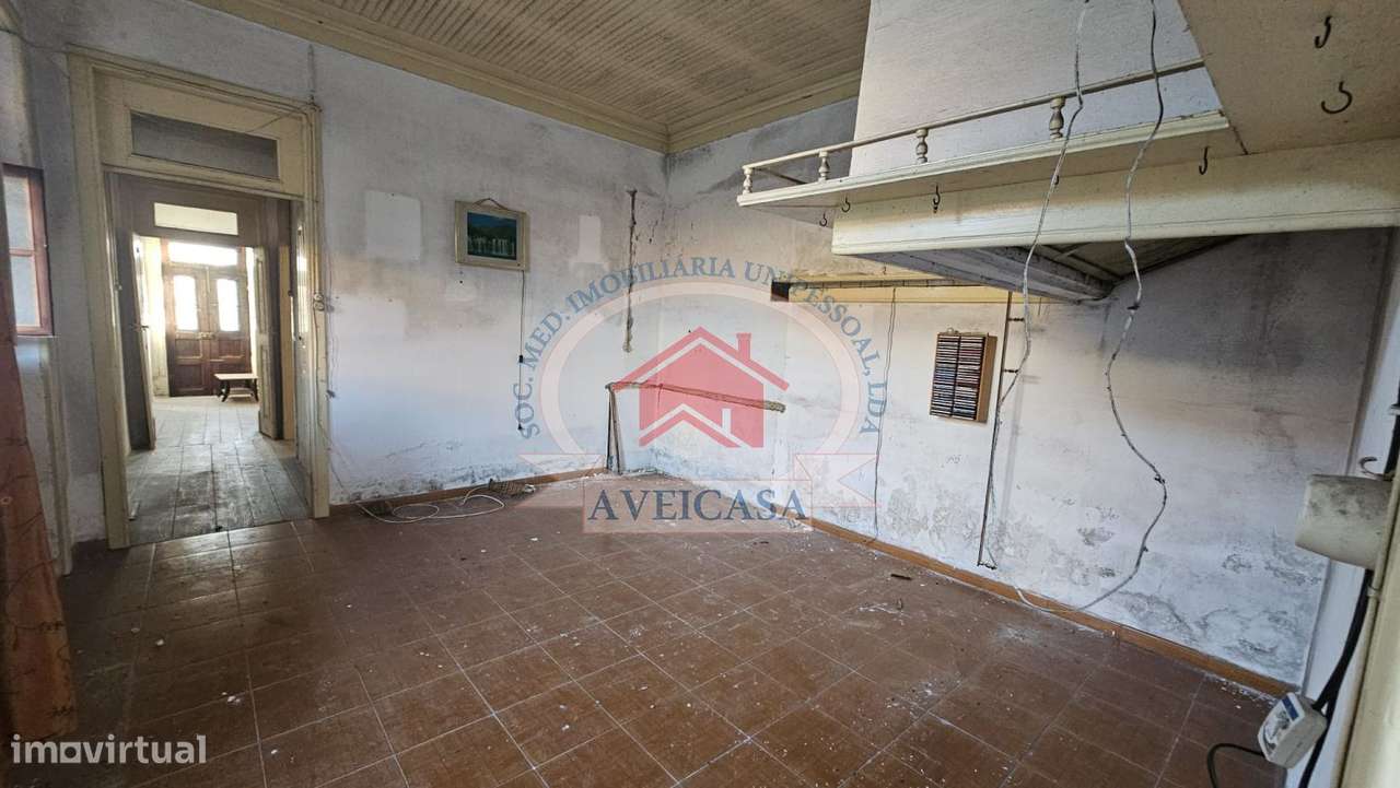 CASA GANDARESA EM VERDEMILHO PARA RECUPERAR-37