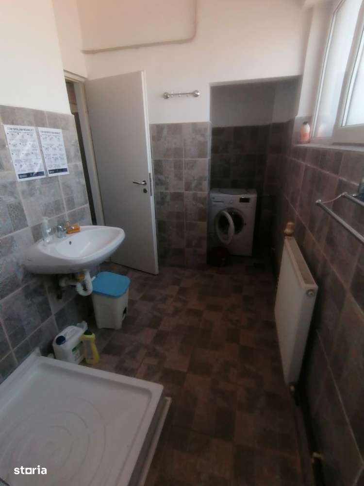 Vând spații comerciale zona centrală 400 euro mp negociabil-7