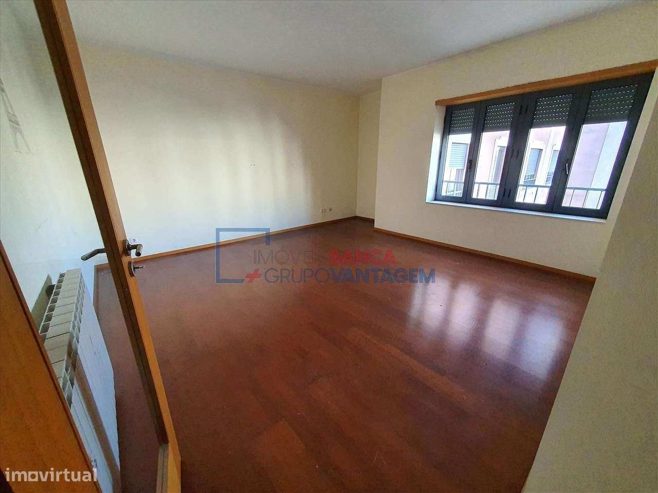 Apartamento T2 C/Lugar de Garagem e Arrumos - Grande imagem: 3/15