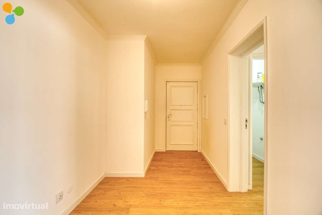 T2+1 Renovado com Varandas e Lugar de Garagem | Próximo da Rotunda da - Grande imagem: 5/22