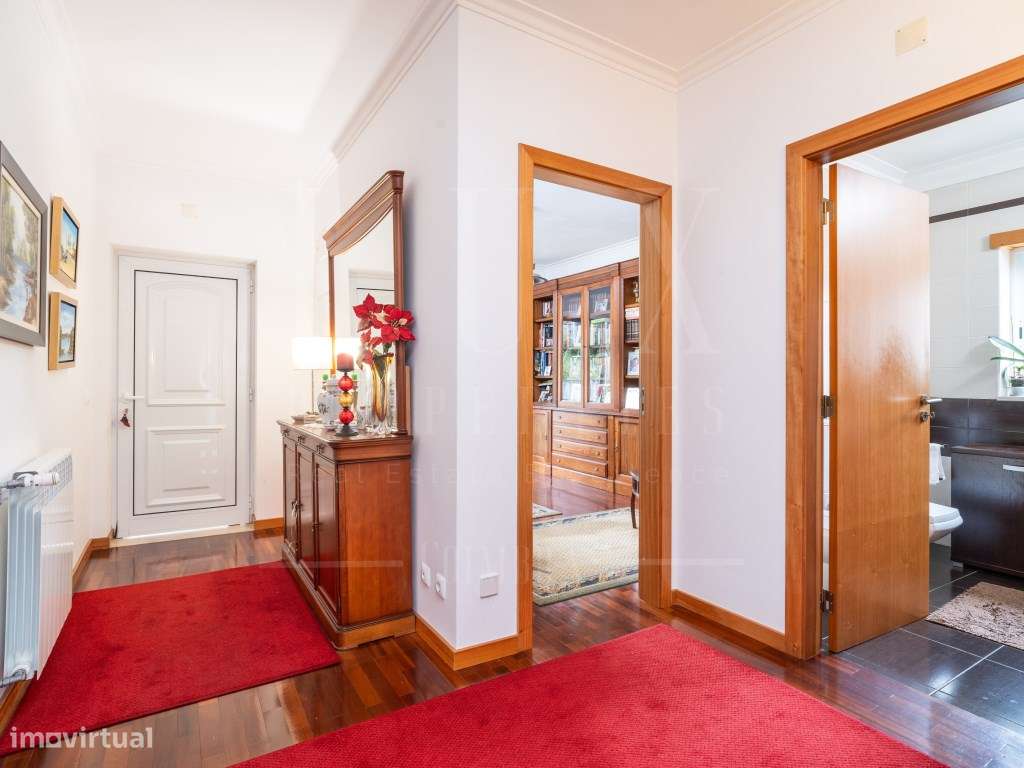 Moradia T5 | Marco dos Pereiros, Castelo Viegas - Grande imagem: 4/51