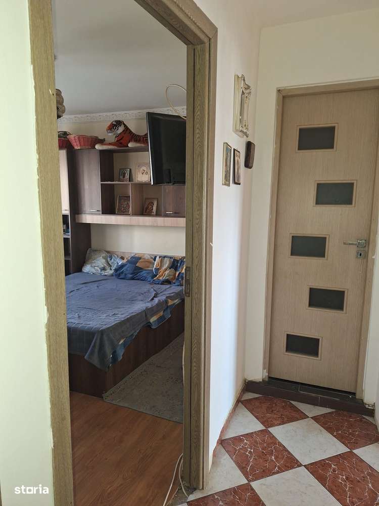 City Mall, Eroii revolutiei,  Padesu Ap 3 cam dec 4/8  hol H-9