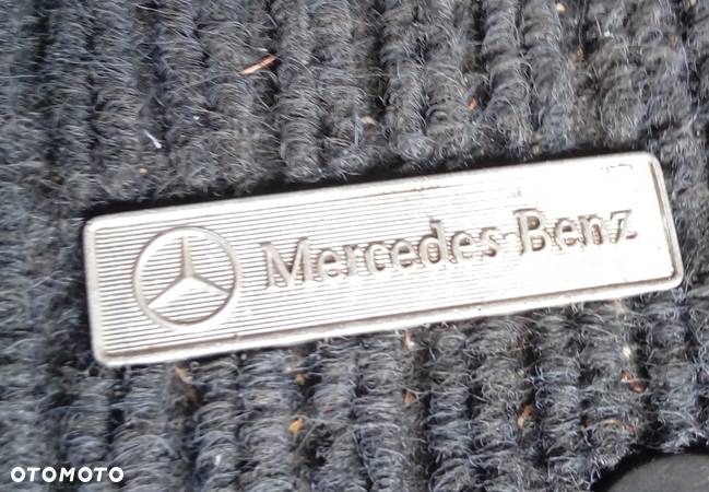 Mercedes E-Klasa W211 Dywaniki Oryginalne - 4