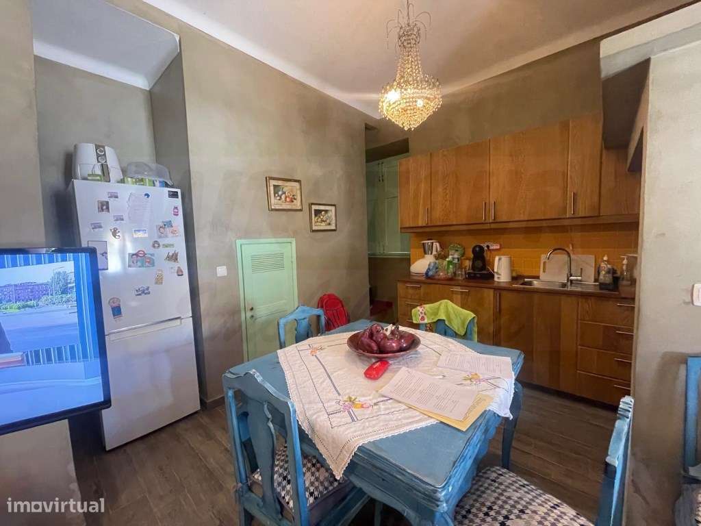 Moradia única na Abela - Espaço, Conforto e Tradição!-11