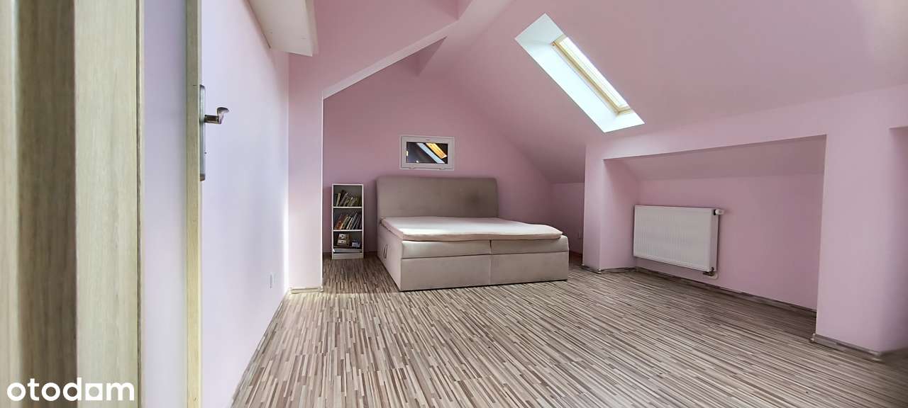 Dom jednorodzinny z basenem i sauną-17