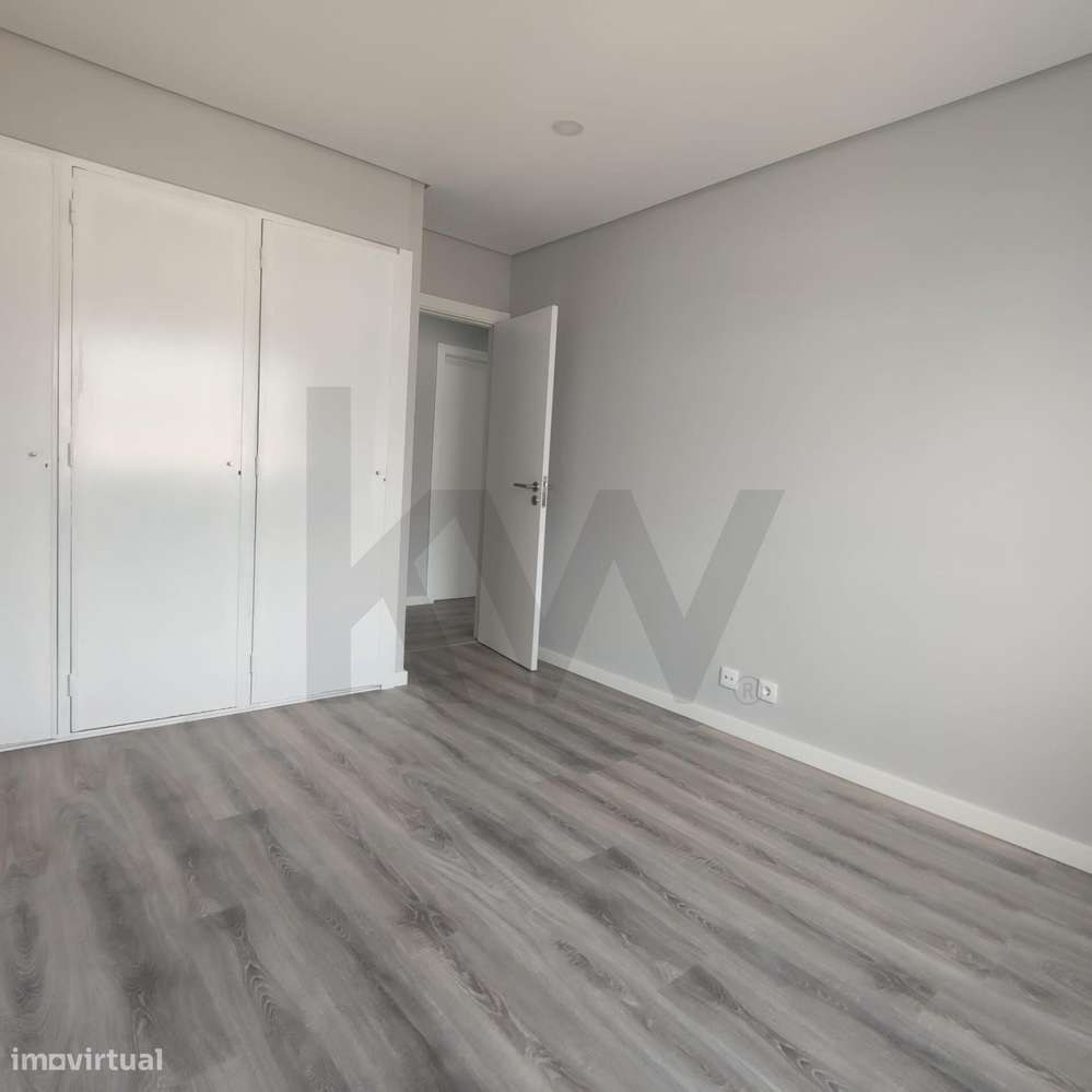 Apartamento T3 na Cruz de Pau – Remodelado e com Excelente Localização - Grande imagem: 5/18