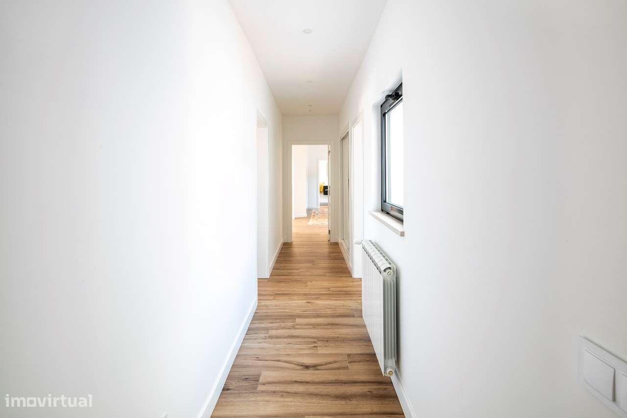 CASA DOS SONHOS EM CALIÇAS COM 4 QUARTOS, PISCINA E GARAGEM-8
