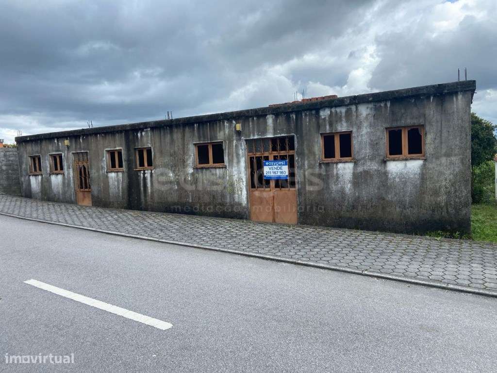 Terreno com 900m² e Armazém com Vista Serra da Estrela e Excelente ... - Grande imagem: 2/15