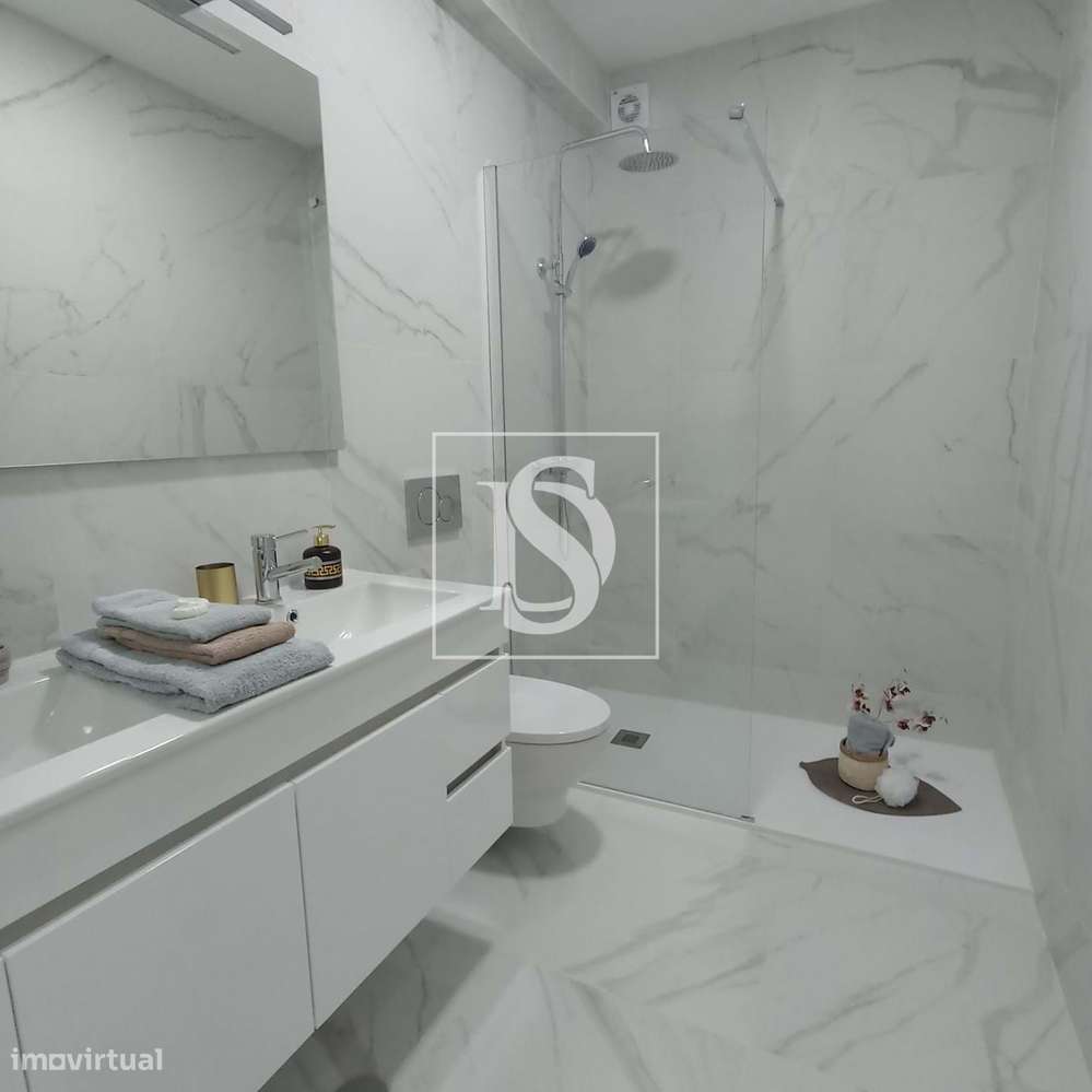 Excelente T3 renovado em Benfica-12