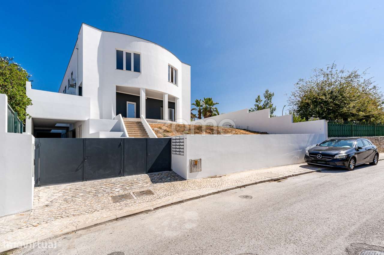 Prédio com 17 unidades habitacionais no centro de Leiria-10