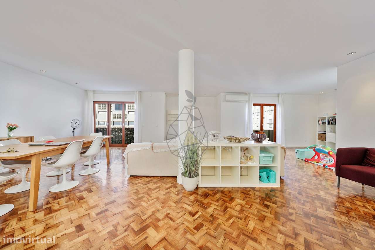 Apartamento T4 Remodelado no Coração de Portimão - Grande imagem: 4/51