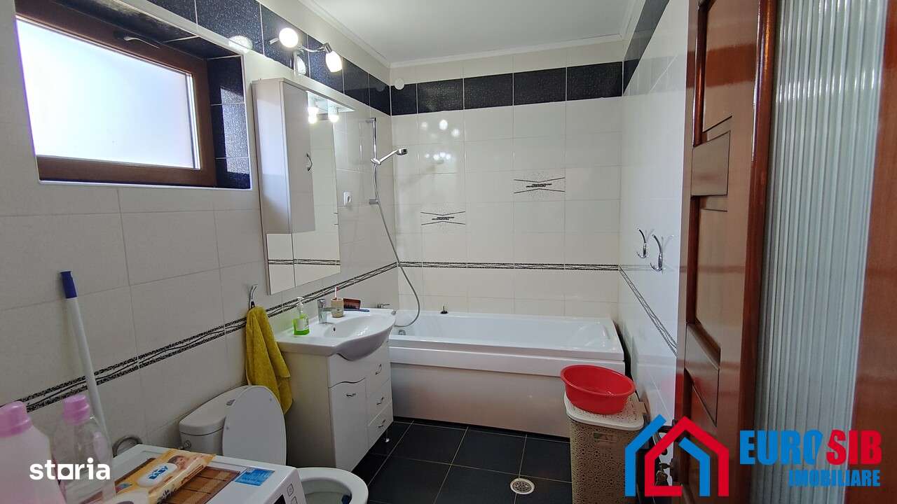 Casa individuala 4 dormitoare - garaj - teren 1457 mp in Sibiu Mohu-6