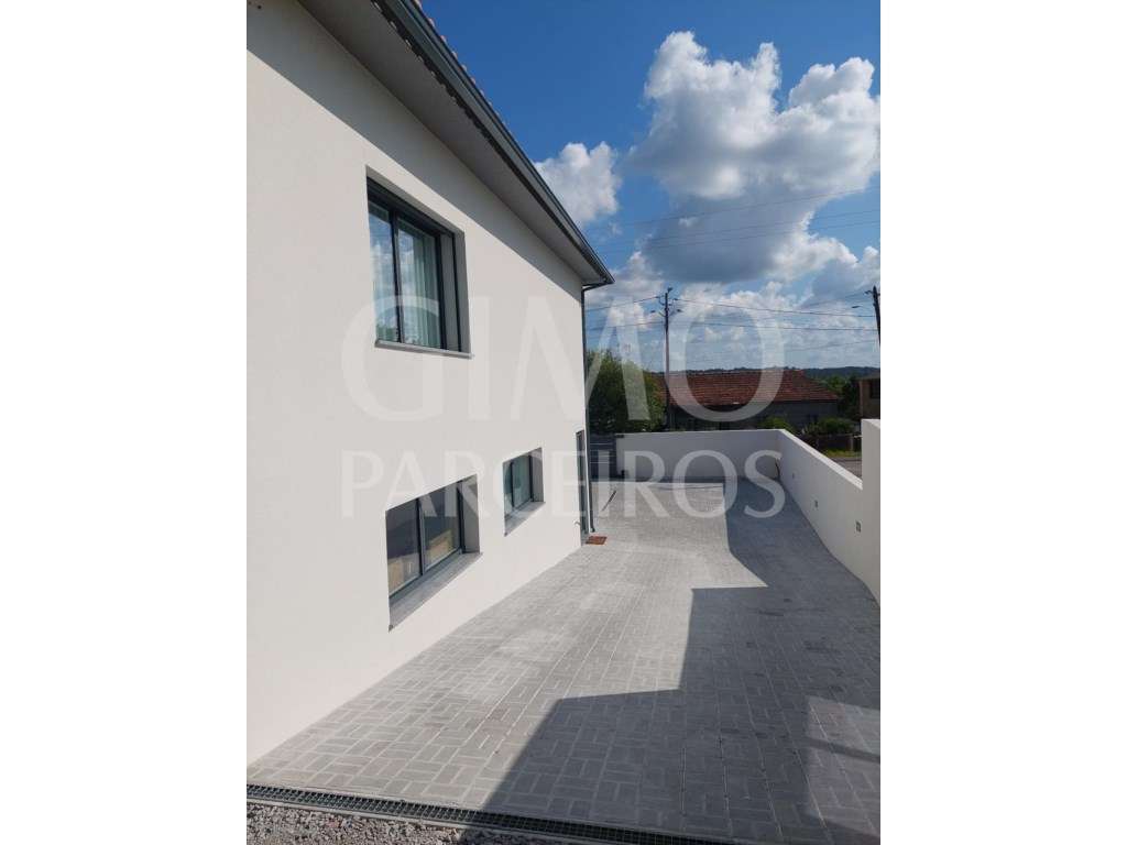 Moradia T3 Moderna e Confortável em Oliveira do Bairro.-20