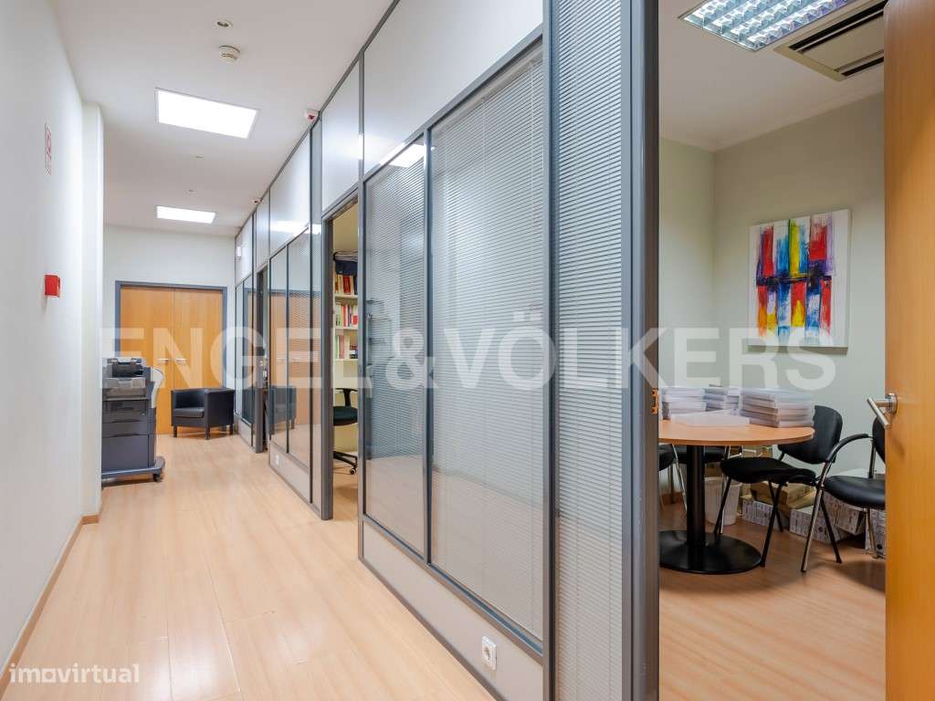 Amplo Espaço Comercial em Alvalade - Grande imagem: 4/43