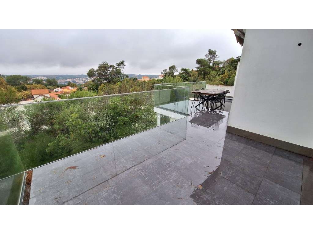 Moradia T5 Remodelada com Painéis Fotovoltaicos - Monte Santos, Sintra-16