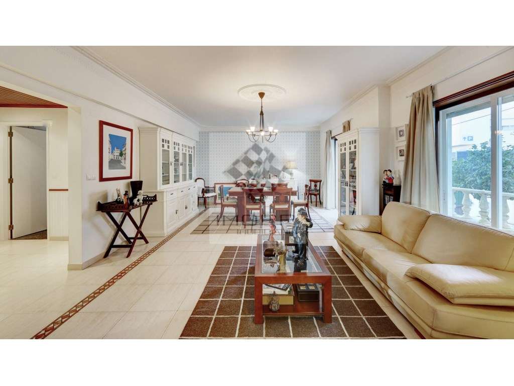 Moradia de Excelência na Amadora - Exclusividade, Conforto e Locali...-8