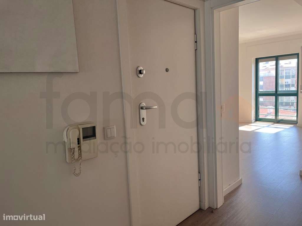 T4+1 no Centro da Amadora ideal para famílias-8