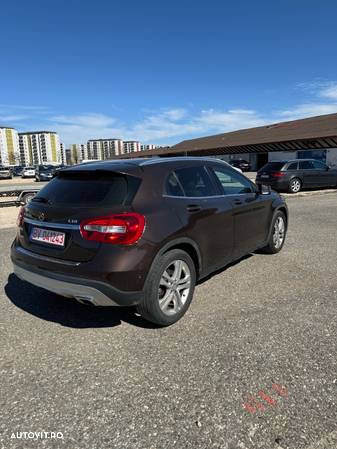 Mercedes-Benz GLA 200 (CDI) d Urban - 4