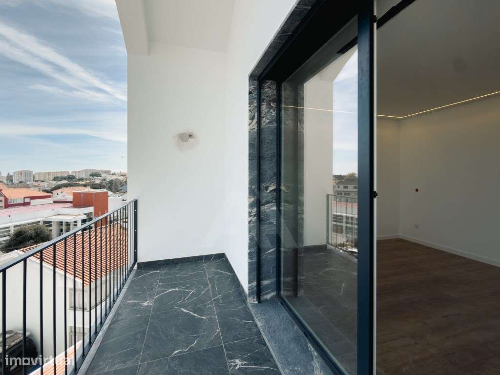 Moradia T5 na Amoreira com vista mar, piscina e jardim privativo-37