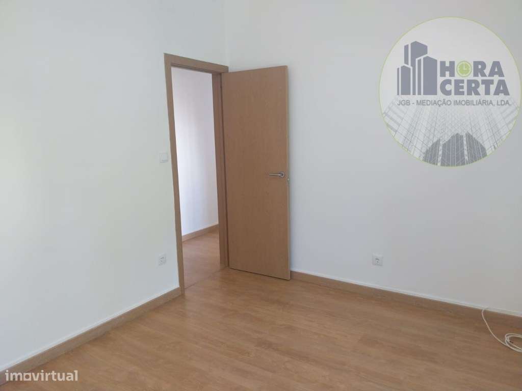 Apartamento T4 nas Mercês!-17