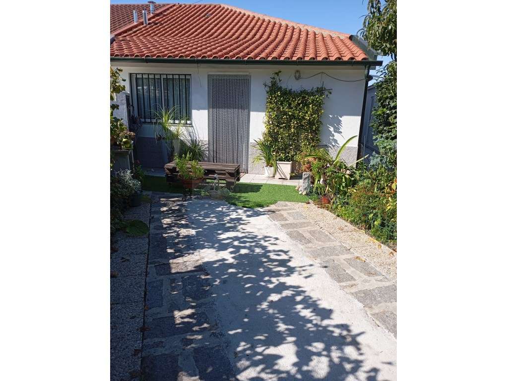 Moradia Térrea T3 - bem localizada-19